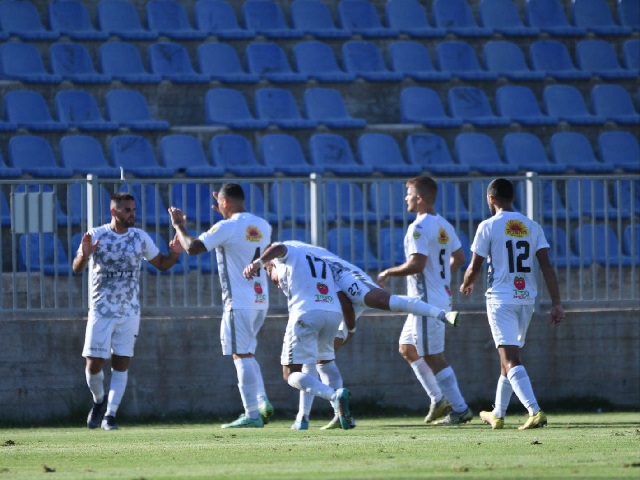 חגגו ארבע פעמים. שחקני קרית ים (עדי דטליס)